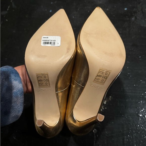 Aldo Metallic Gold Pointed Pump - Picture 4 of 4